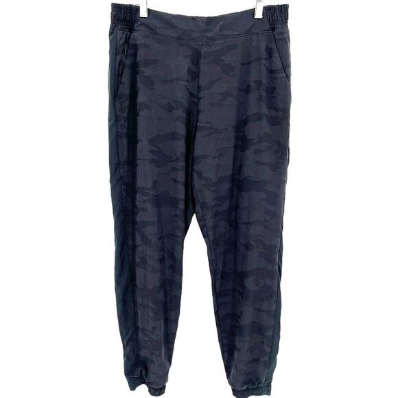 Athleta Brooklyn Textured Lined Jogger Black Monochromatic Camo Print Size 14 - Picture 2 of 8